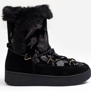 Johnny Was FREJA MOON
BOOT BLACK Embroidered
Brand New In Box orig. $348.00